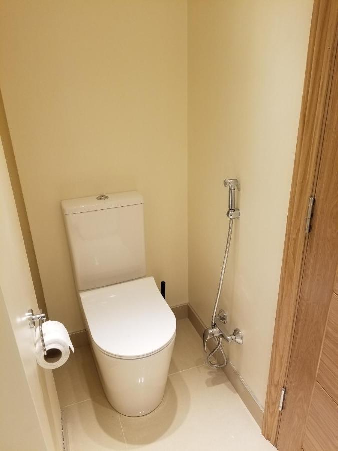 London Luxury Apartment 4 Bedroom Sleeps 12 People With 4 Bathrooms 1 Min Walk From Station Wanstead Kültér fotó