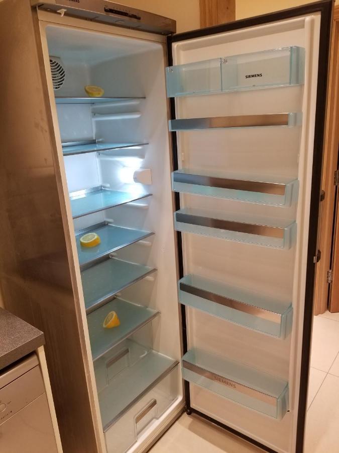 London Luxury Apartment 4 Bedroom Sleeps 12 People With 4 Bathrooms 1 Min Walk From Station Wanstead Kültér fotó
